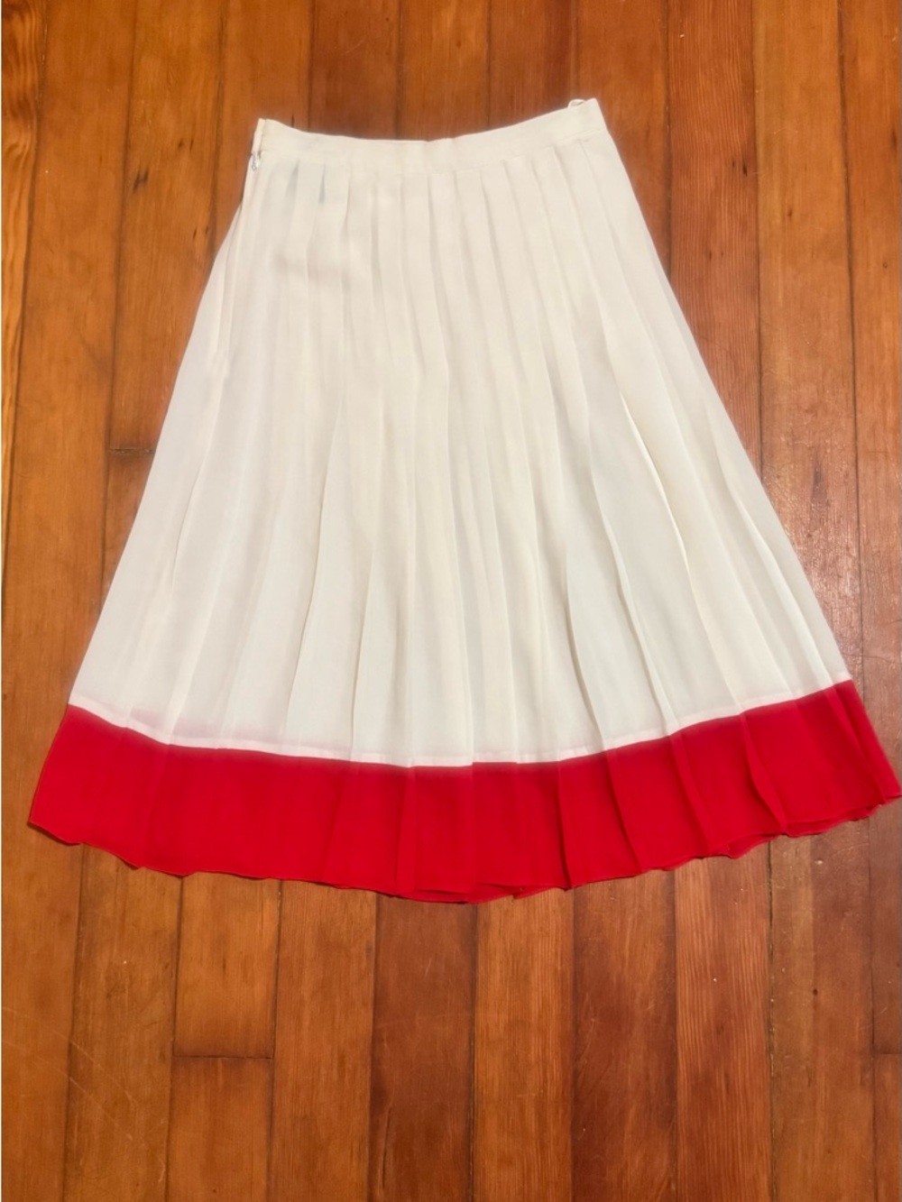 Vintage White Pleated Skirt